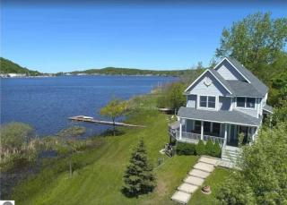Sunset Bay - Lakefront, Large, And Gorgeous! - Frankfort - 0
