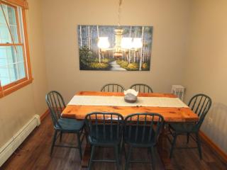 The Maple Cottage - Walk To Beach & Lake Michigan - Frankfort - 6
