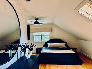 MOONLIGHT MOUNTAIN MANOR - Cedar Hot Tub, Views & Games - 7