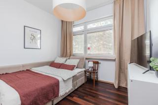 SuperApart Wilanowska apt 2 "Chic 1-Bed Suite with Full Kitchen & Bathtub Access" - Varsovia - 4