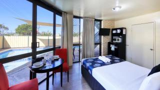 Tropical Gateway Motor Inn - 8