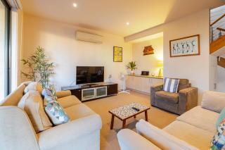 Two Story, Torquay Holiday Home with Large Balcony - 2