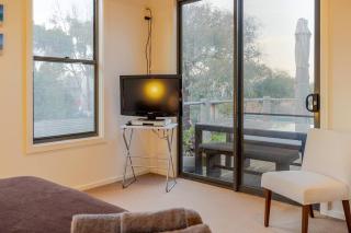 Two Story, Torquay Holiday Home with Large Balcony - 4