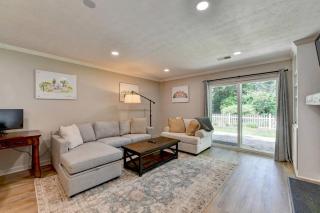 Walk to Avalon or Downtown 3 - Alpharetta - 3