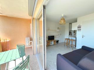 Studio refait en 2024 avec terrasse, climatisation et parking, à 50m de la plage - FR-1-338-588 - Sète - 6