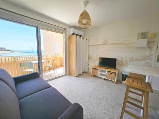 Studio refait en 2024 avec terrasse, climatisation et parking, à 50m de la plage - FR-1-338-588 - Sète - 1
