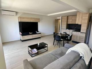 Appartement rénové à Cavalaire : 2 pièces, clim, 2 balcons, parking, 1ère étage, centre-ville - FR-1-226B-216 - Cavalaire-sur-Mer - 5