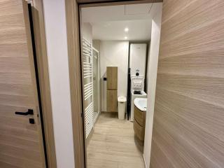 Appartement rénové à Cavalaire : 2 pièces, clim, 2 balcons, parking, 1ère étage, centre-ville - FR-1-226B-216 - Cavalaire-sur-Mer - 9