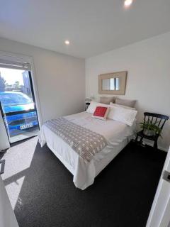 Modern Mangere Town House - Auckland - 2
