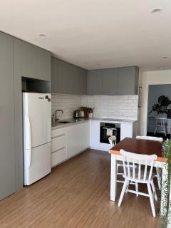 Modern Mangere Town House - Auckland - 5