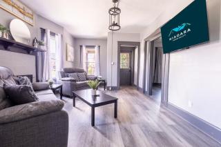 Comfortable 6BR 2Bath in the heart of Niagara Falls - Cataratas do Niágara - 0