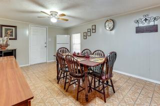 Single-Story Brownsville Home about 2 Mi to Airport! - 2