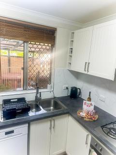 Queen of the Desert Villa Secure & Gated 2 Bedrooms - 8