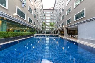 โรงแรม อีส จอมเทียน บี - 0