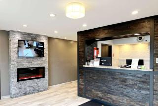 Super 8 by Wyndham Cedar Rapids - Cedar Rapids - 3