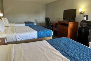 Travelodge by Wyndham Terre Haute - 2
