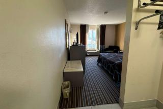 Super 8 by Wyndham Columbia Clark Lane - Columbia - 2