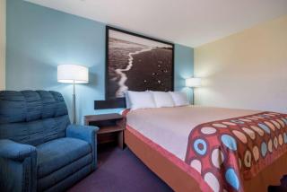Super 8 by Wyndham College Station - College Station - 5