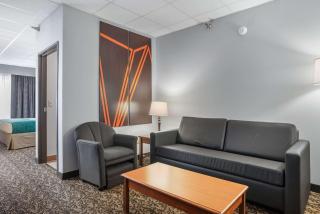 Elevation Inn & Suites, Trademark Collection by Wyndham - 3