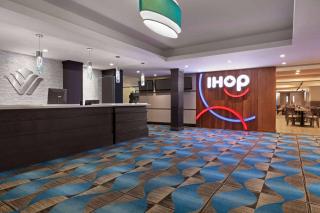 Wyndham Garden Niagara Falls Fallsview - 5