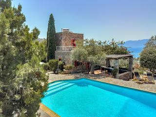 Jules and Jim Villa - Marathonas - 8