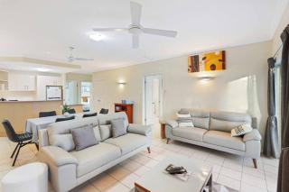 Perfect Grafton Street Base near Cairns Base - Cairns North - 0