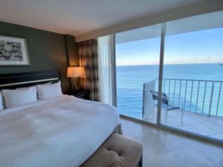 Radisson Suite Hotel Oceanfront - 7