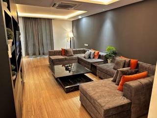 Gold Crest Mall Two bed appartement - Lahore - 2