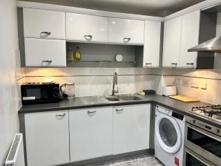 Pass the Keys Central 2 Bed flat in Edgeware with Parking - Edgware - 7
