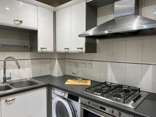 Pass the Keys Central 2 Bed flat in Edgeware with Parking - Edgware - 2