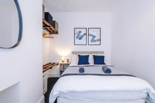 Modern 3-bed house in Manchester, ideal for long stays, FREE parking, city centre - sleeps upto 8 people - Manchester - 8