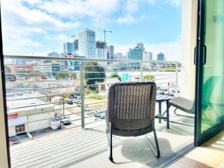 Beautiful One Bedroom Apartment With View Of City - San Diego - 8