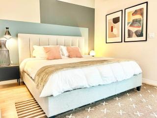 Beautiful One Bedroom Apartment With View Of City - San Diego - 2