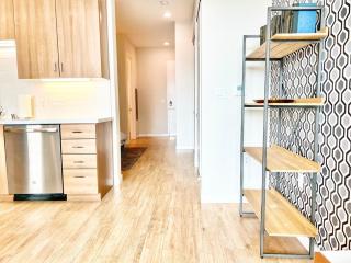 Skyline Flat Facing Downtown San Diego - 4