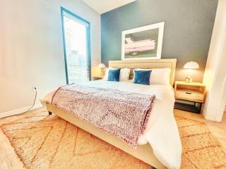 The Leo - Deluxe 3 Bedroom Stay - San Diego - 3