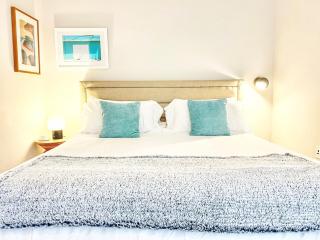 The Leo - One Bedroom Apartment W Private Balcony - San Diego - 7