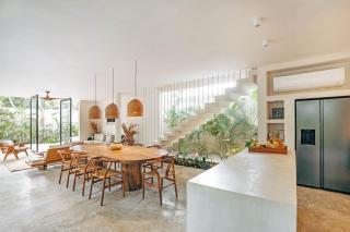 Casa Areca, Awarded Architectural Villa located in a secured gated community, with Concierge services - 1