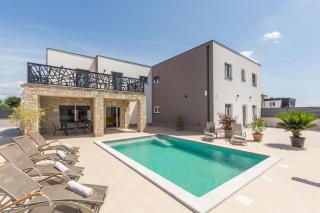 Villa Mirela Lux - Šišan - 4