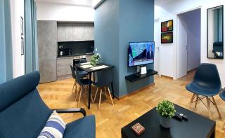 Apart in the Heart Of Athens - Atenas - 1