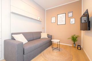 Bright 2BR - 4th floor, Balcony, Free Parking by Gravity Prague - Praga - 7
