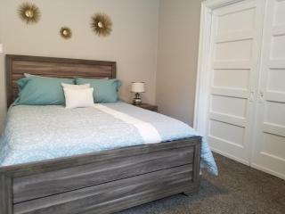 Cozy Pittsburgh Stay - Near Stadiums Downtown - 6