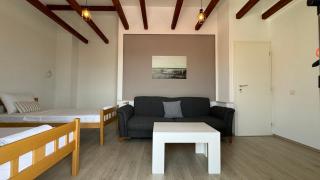Triple Room with Terrace City View and Shared Bathroom - Rooms GEA - Prizren - 2