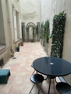 2 Bedroom with Spacious Terrace minutes from Champs Elysées - París - 3