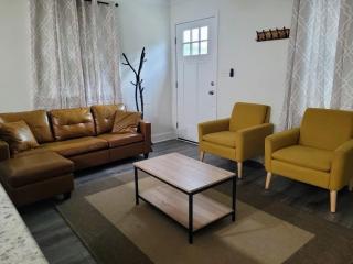 Renovated 2 Bed Walltown Home Walk To Duke! B - Durham - 0