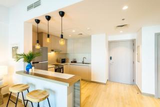 Cozy 1br Apartment In Waters Edge, By Voyage - Abu Dhabi - 4
