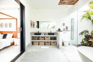 Modern 4 Br Villa 400m To The Beach In Canggu - Canggu - 6
