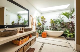 Splendid 6BR Villa, Just 400m to the Shoreline - 7