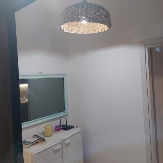 small STUDIO center 2 - 4