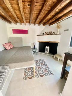 Svolis Townhouse - Urban Oasis with Pool & Garden - 3