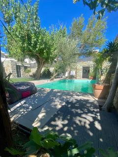 Svolis Townhouse - Urban Oasis with Pool & Garden - 1